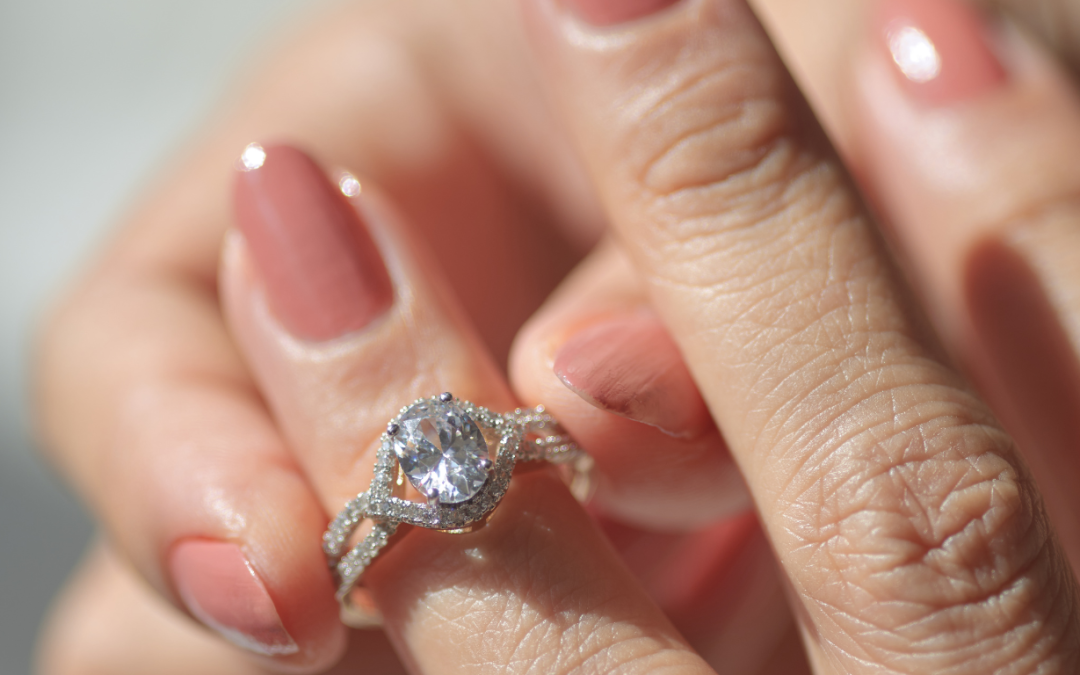 Vad du bör veta innan du köper en diamantring online